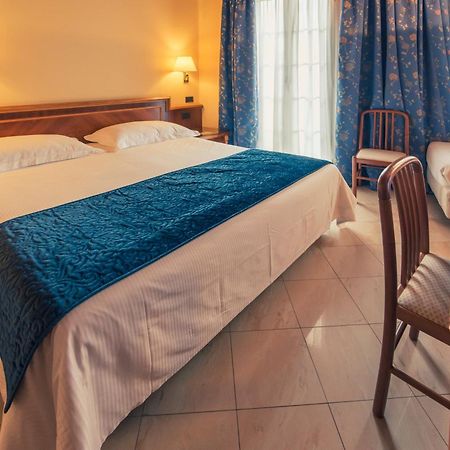 Hotel Bettina Mergozzo Buitenkant foto